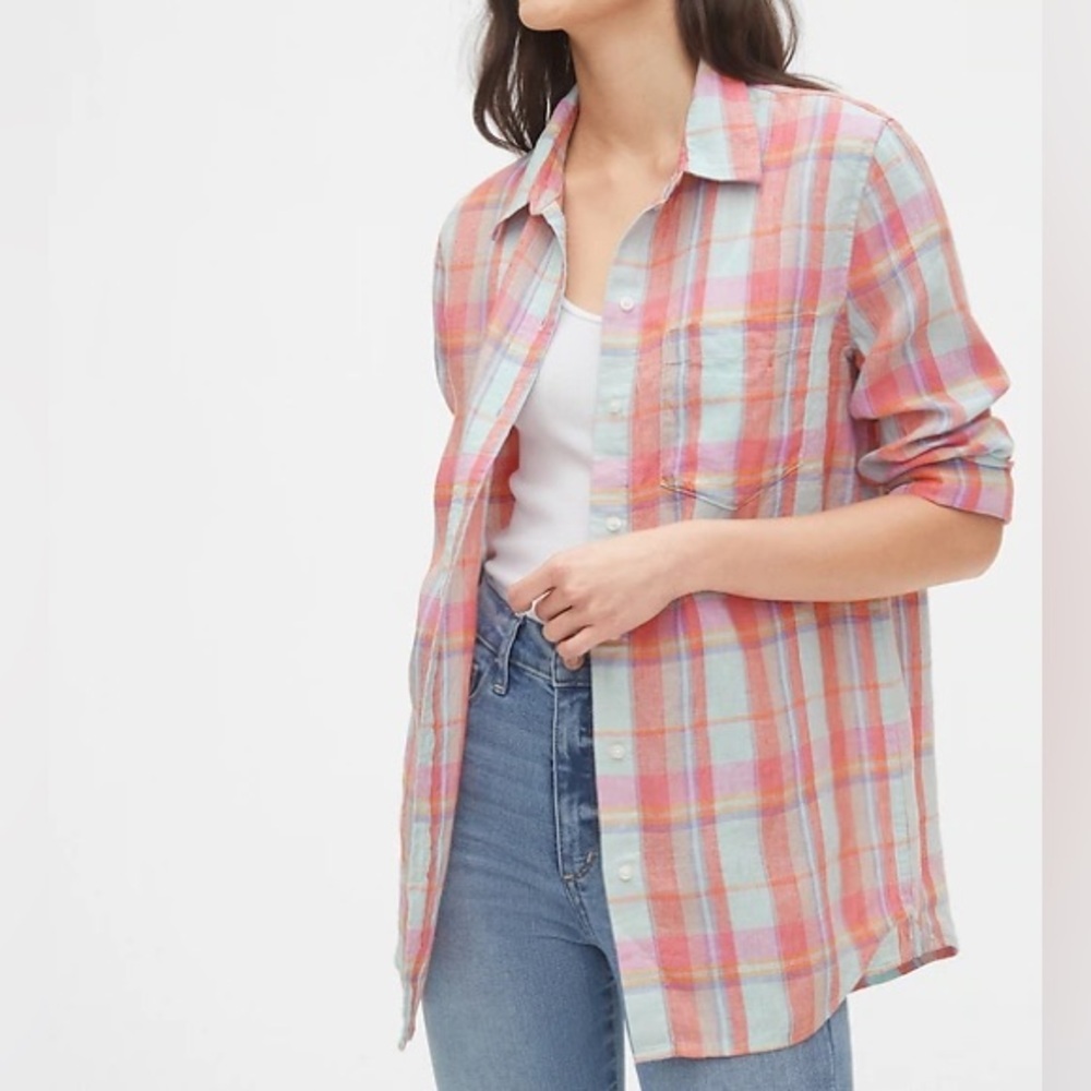 GAP Boyfriend Button Down Shirt - Picture 3 of 10